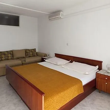 17 Apartment *